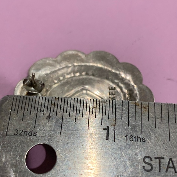 I.Kee Conch Western style post sterling silver earrings - Picture 4 of 7